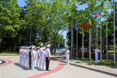NATO-a məxsus mərkəzdə Azərbaycan bayrağı qaldırıldı - FOTO