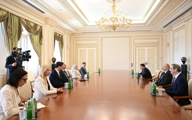Prezident İlham Əliyev Şimali Makedoniya Assambleyasının sədrini qəbul edib - FOTO