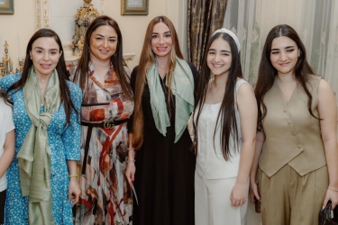 Leyla Əliyeva və Arzu Əliyeva “Zeynəbin sehrli dünyası” adlı sərginin açılışında iştirak ediblər - FOTO