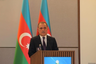 Ceyhun Bayramov Türkiyəyə getdi