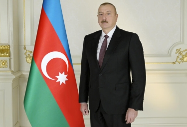 İlham Əliyev Bakı-Ələt-Qazax-Gürcüstan ilə dövlət sərhədi magistral yolunun Yevlax şəhərindən keçən hissəsində görülən işlərlə tanış olub