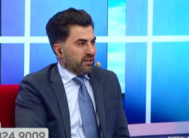 Zaurun efirində gərgin anlar: Ər-arvad qırğına çıxdılar - VİDEO