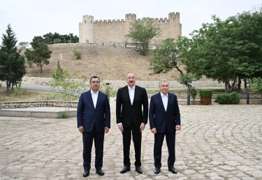 Azərbaycan, Özbəkistan və Qırğızıstan prezidentləri Ağdamda Şahbulaq qalasında olublar - FOTO