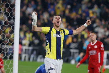 39 yaşlı Ceko bu klubda oynayacaq