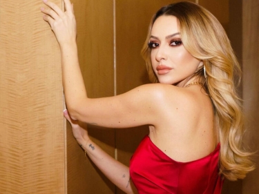 Hadise səhnədə yataqda 