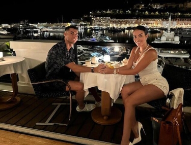 Ronaldonun Corcinasının açıq-saçıq geyimi müzakirə yaratdı - FOTOlar