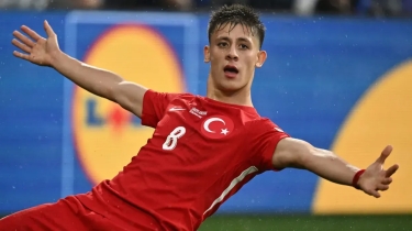 Arda Güler millinin məşqçsi ilə 