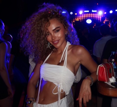 “Bahar Store”da “100 manatlıq hədiyyə” qalmaqalı: bloqer belə ALDADILDI - VİDEO