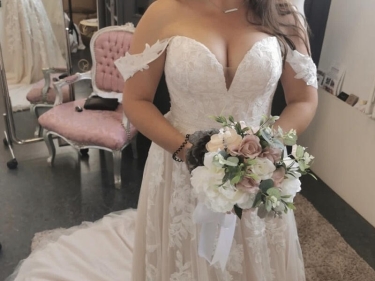 Gəlin toyda masaya çıxaraq bəy üçün RƏQS ETDİ – VİDEO