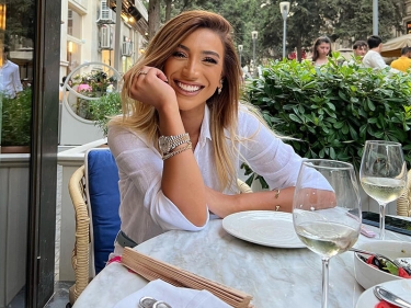 Röyanın dəbdəbəli VİLLAsında bir günü belə keçir - VİDEO