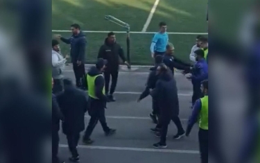 Ayxan Abbasovla Saşa İliç arasında qalmaqal - Meydandan qovuldular - VİDEO