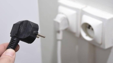 İldırım çaxması zamanı bu əşyanı mütləq tokdan çıxarın