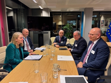 Elçin Əmirbəyov Brüsseldə Aİ-Ermənistan arasında sənədlə bağlı Azərbaycanın narahatlığını çatdırıb - FOTO