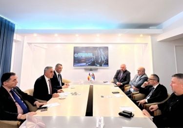 Vəkillər Kollegiyasının rəhbərliyi Rumıniya Vəkillər Kollegiyasının İllik Konfransında iştirak edib - FOTO