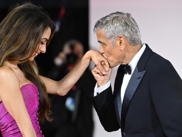 Öpüşmə səhnələrində rol almayacaq - arvadı icazə vermir