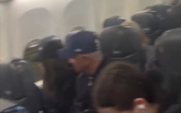 İstanbul-Krasnodar reysində problem - Sərnişinlər kabində saxlanıldı - VİDEO