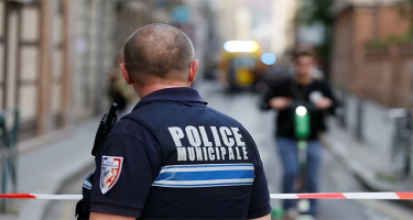 Bıçaqlı şəxs Paris parkında 3 nəfəri yaraladı