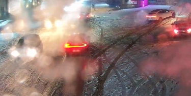 Bakıya qar yağır, bu yollarda hərəkət çətinləşdi - Fotolar