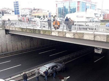 Ailəsi ilə gedərkən qəflətən özünü körpüdən atdı - FOTO