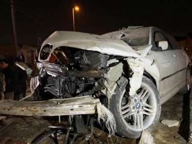 Bakıda avtomobil mağazaya çırpılıb, sürücü xəsarət alıb - VİDEO- FOTO
