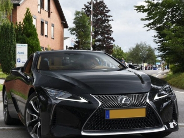 Lexus LC 500 Convertible kabrioletinin xüsusi versiyası hərracda satılacaq