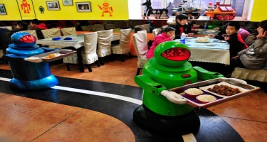Robotların fəaliyyət göstərdiyi restoranlar iflasa uğrayır