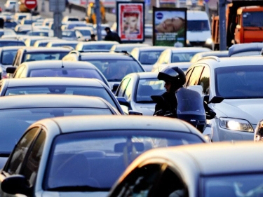 Bakıda yol qəzası tıxaca səbəb olub