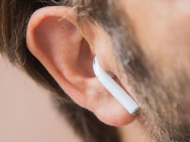 Saxta “AirPods” qulaqcıqlarının təhlükəsi məlum olub