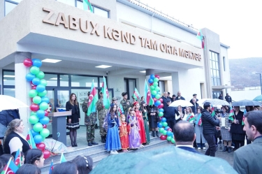 Zəfərin işığında qurulan təhsil: Laçının Zabux kəndində yeni məktəb - FOTO