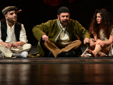 Gənc Tamaşaçılar Teatrında “Dəli yığıncağı”nın premyerası olacaq