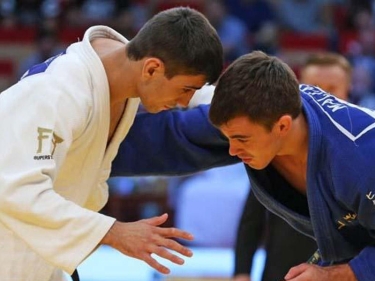 Azərbaycan Böyük Dəbilqədə  ilk medalını qazandı