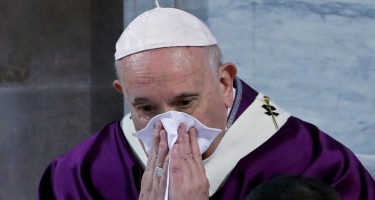 Roma Papası dörd gündür üzə çıxmır, koronavirus şübhəsi var - Vatikan müəmmalı şəkildə susur