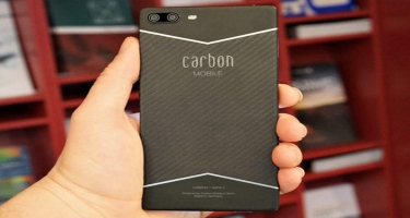 Dünyada karbon lifli plastik korpusa malik ilk smartfon təqdim edilib