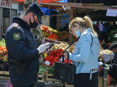 Bazarda da SMS-li icazə yoxlanılır - FOTO