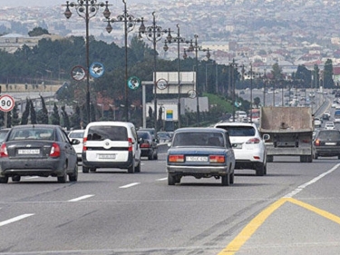 Bakıda nəqliyyatın axınında ciddi artım müşahidə edilir