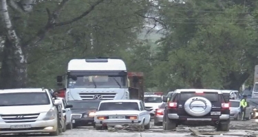 Muğanlı-İsmayıllı yolunu sel basıb, yüzlərlə avtomobil yolda qalıb - FOTO