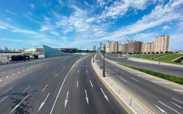 Tıxaca öyrəşdiyimiz yollar bomboş qalıb - FOTO