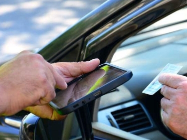 Yol polisi karantin postlarında sıxlığı aradan qaldırmaq üçün xüsusi vasitələri işə saldı