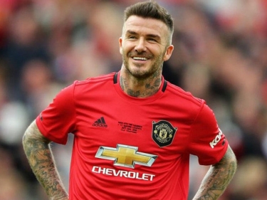 David Beckham kompüter oyunları üzrə çempionların təlim məktəbinə rəhbərlik edib