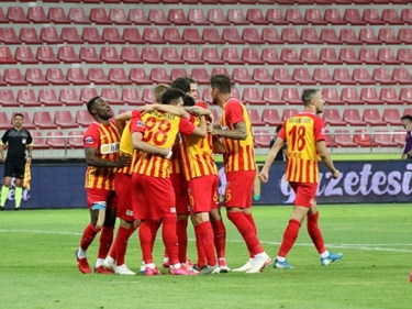 “Beşiktaş” səfərdə “Kayserispor”a məğlub olub