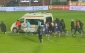 Təcili yardım maşını stadionun palçığında batdı - Video