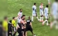 Meydana girib Messi ilə dava etmək istədi - Video