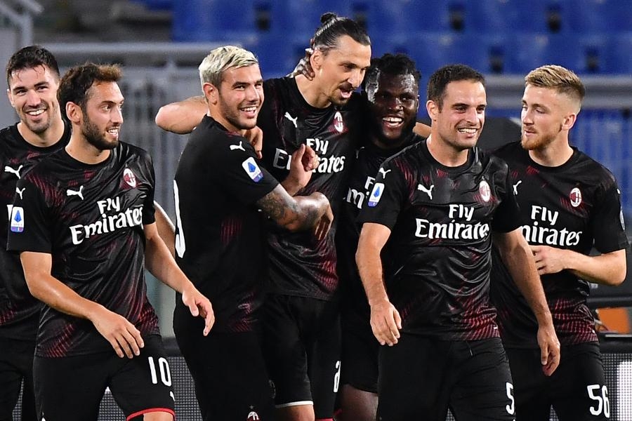 ''Milan''ın yeni forması -  Şəkillər