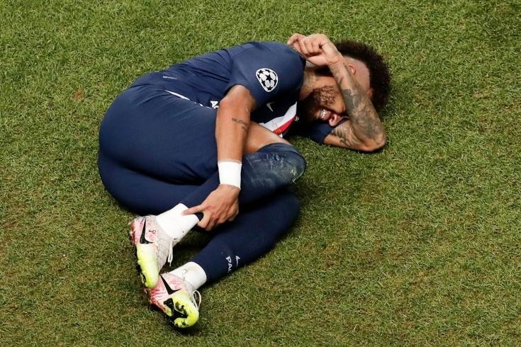 Neymar məğlubiyyətdən sonra ağladı - Video, Şəkillər