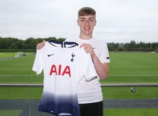 ''Tottenhem''dən  il yarımdan sonra ilk transfer