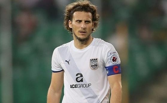 Forlan 40 yaşında vidalaşdı