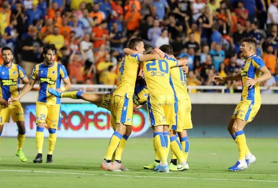 APOEL 26 futbolçu ilə gəldi -  siyahı