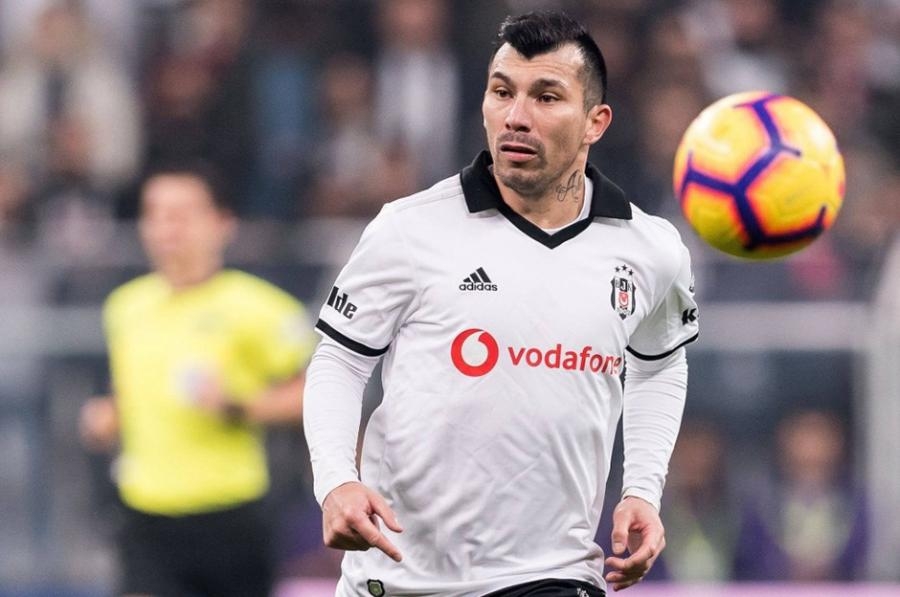 ''Beşiktaş'' futbolçusunu A seriyası klubuna satdı - rəsmi