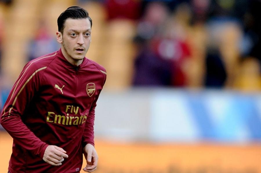 Özil qərarını açıqladı