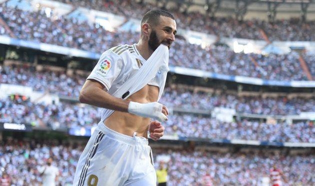 Benzema ''Real''la yeni müqavilə imzaladı
